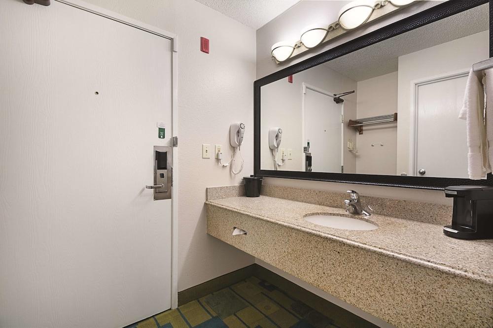 La Quinta Inn By Wyndham Auburn Worcester Ngoại thất bức ảnh