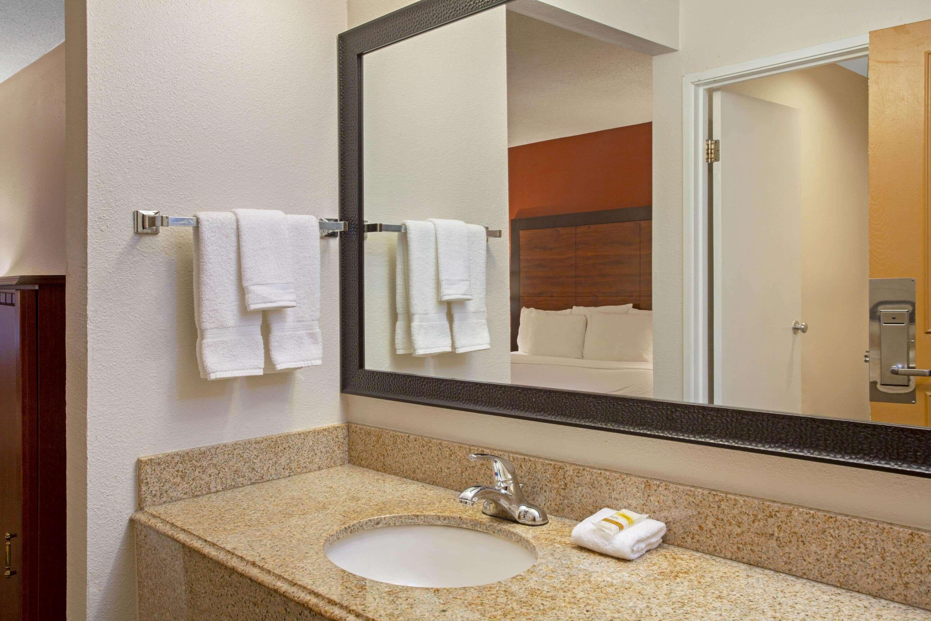 La Quinta Inn By Wyndham Auburn Worcester Ngoại thất bức ảnh